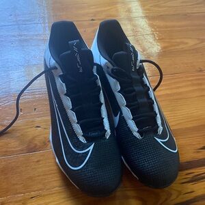 Nike football cleats. Nike vapors size 9.5 men